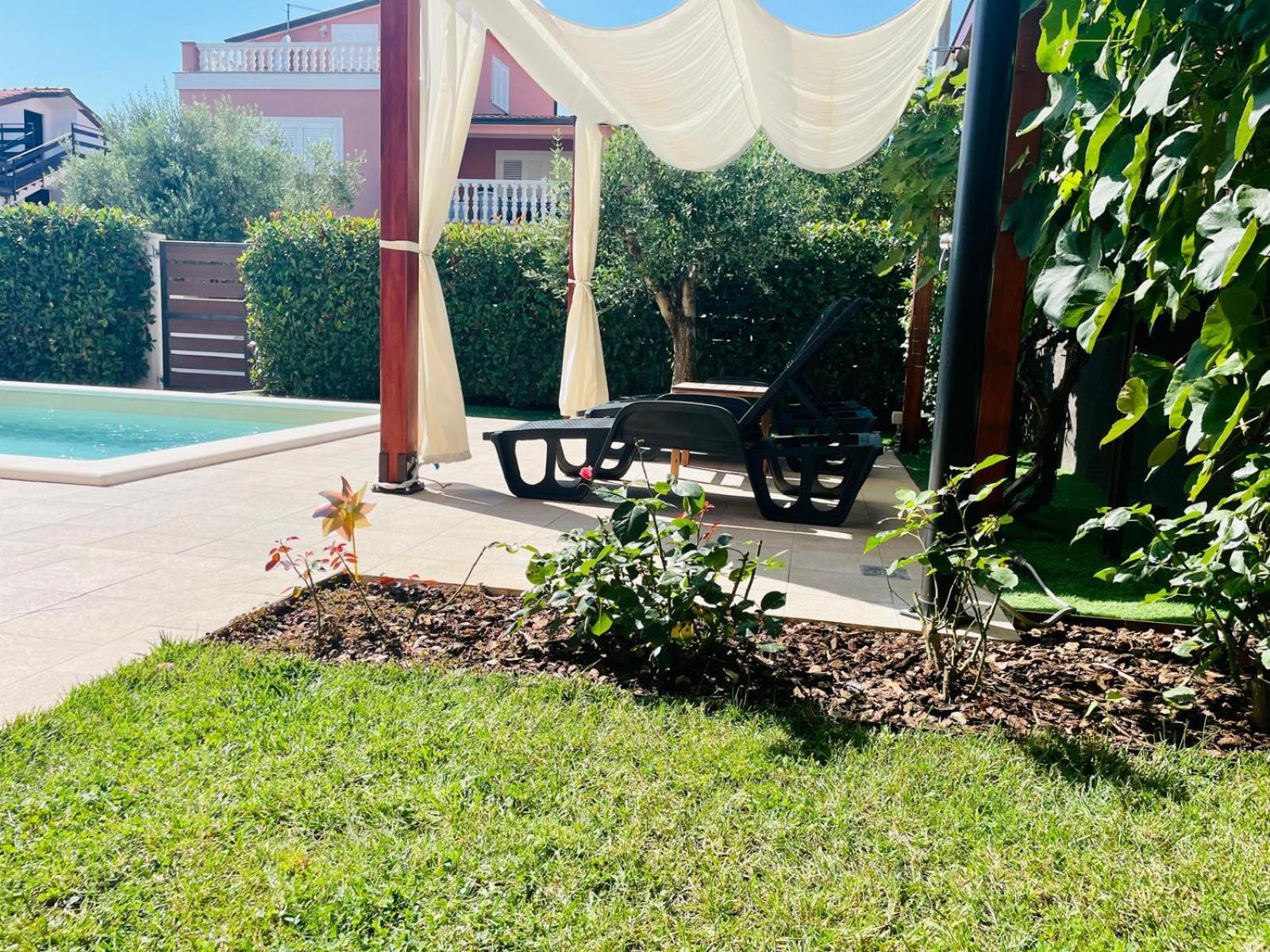 Boutique Apartment With Private Pool For Your Exclusive Use Novigrad Istria エクステリア 写真