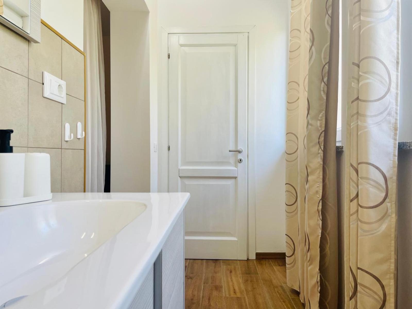 Boutique Apartment With Private Pool For Your Exclusive Use Novigrad Istria エクステリア 写真