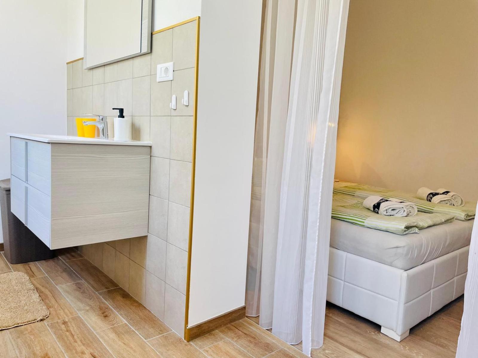 Boutique Apartment With Private Pool For Your Exclusive Use Novigrad Istria エクステリア 写真